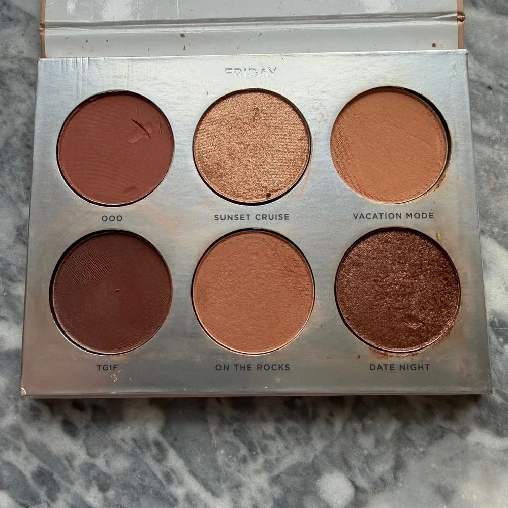 Pur On Point Friday Eyeshadow Palette